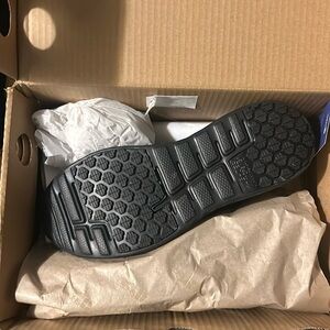 Women’s shoes for crews